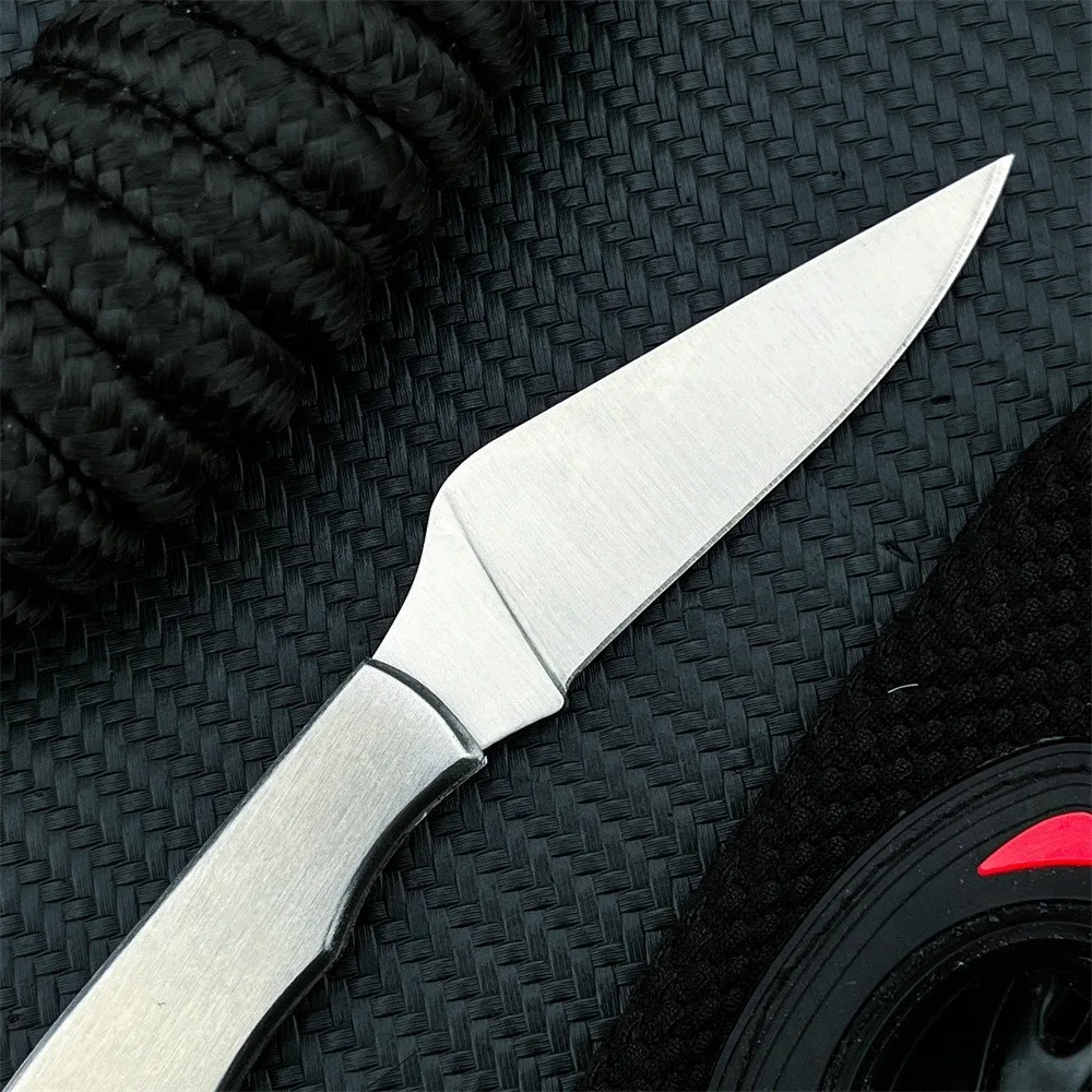 C137 سكين مدمج قابل للطي 440C شفرة فولاذية 420 مقبض فولاذي سكين جيب للحمل اليومي مثالي للتخييم في قطع الفاكهة في الهواء الطلق