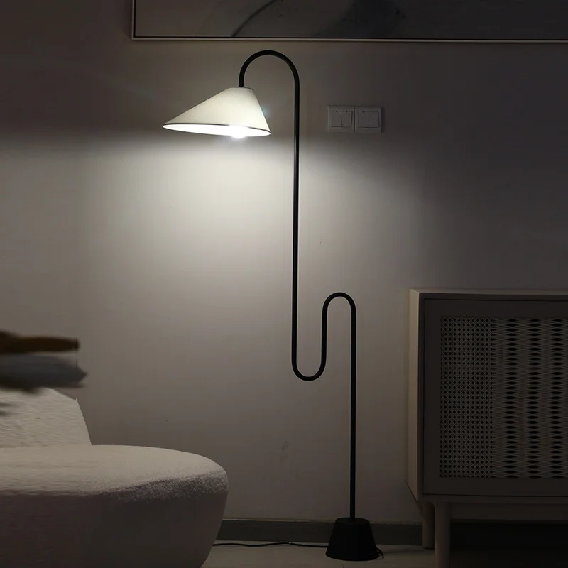 Scandinavian Designer Led Floor Lamp Music Note Vertical Lamp Living Room Atmosphere Lamp Beside Sofa Ancient Vintage Floor Lamp