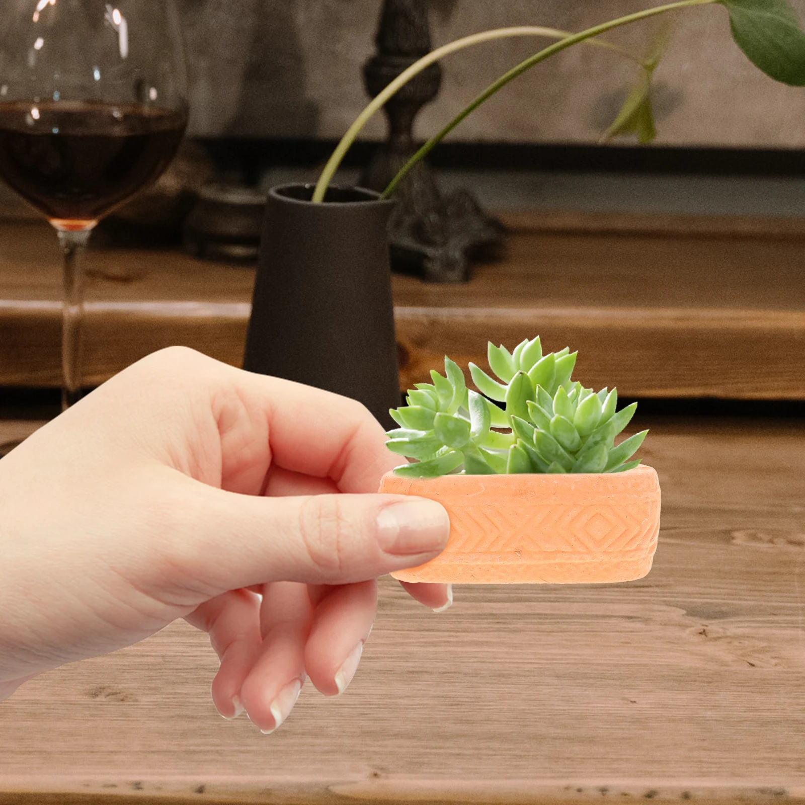 

6Pcs Red Terracotta Mini Pots Ceramic Plant Containers Breathable Permeable Design for Flowers Vegetables Nursery Pots