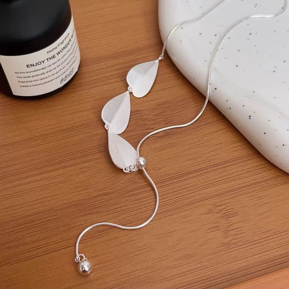 

2025 Fashion Hot selling Brand Long Necklace Love Matte Sweater Necklace Fashion Simple Multi functional Gift Party