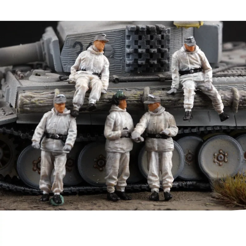 1:72 Scale Painted Resin Finished Model Winter 5Pcs Armored Vehicle Group Soldiers Figure DIY Scene Accessory Display Collection