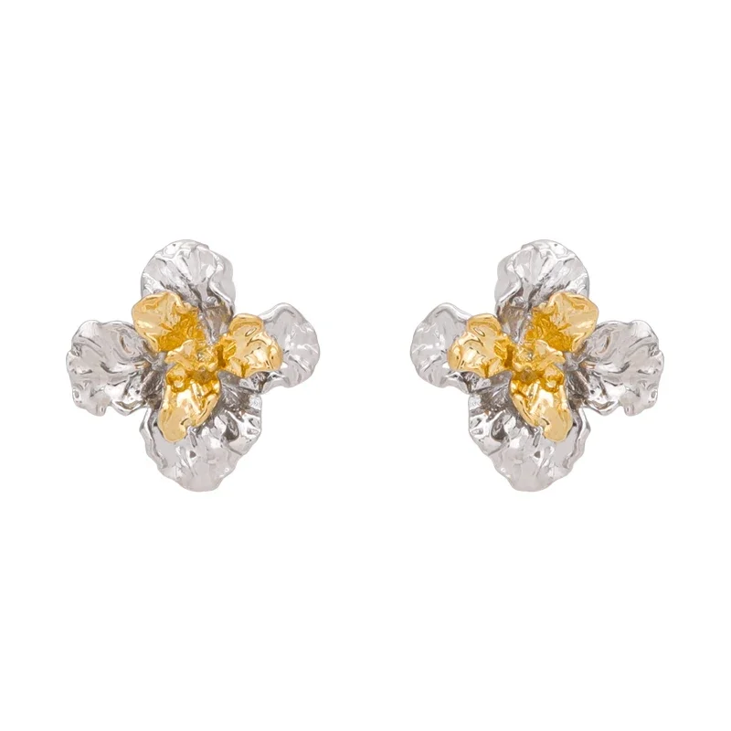 Retro gold and silver metal contrasting color three-dimensional tinfoil flower earrings