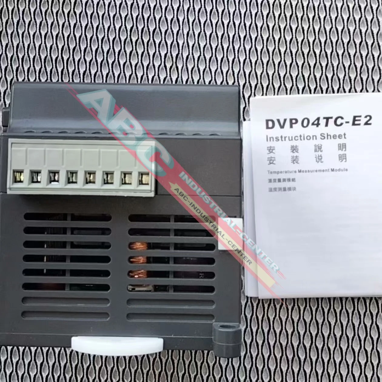 상자에 들어 있는 새 제품 DVP04PT-S DVP04TC-E2 PLC 모듈