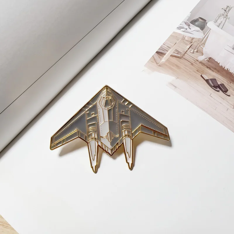 Aviation Display Model Brooch Military Enthusiast Gift Metal Badge Pin DIY Clothing Bags Shoes Hat Scarf T-shirt Jeans Accessory