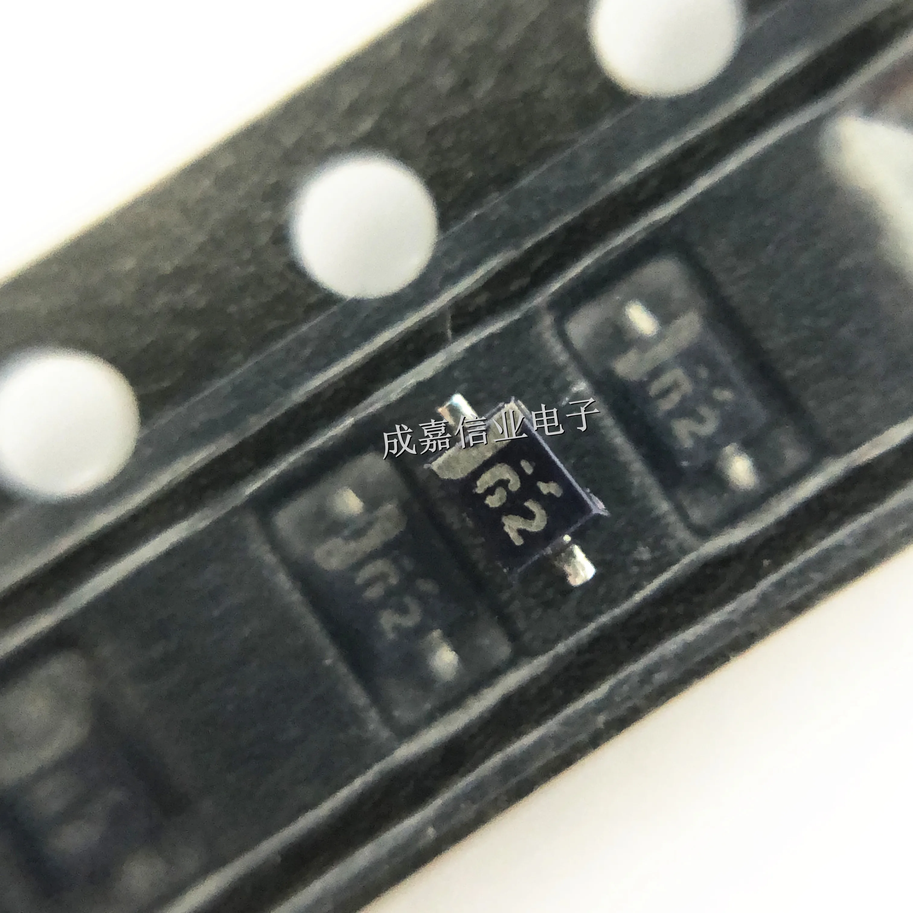 100 ชิ้น/ล็อต UDZVTE-173.6B SOD-323-2 เครื่องหมาย; 62 UDZ3.6B Zener ไดโอดไดโอด Zener Sgl 3.6V 200mW อุณหภูมิในการทํางาน:-55C-+ 150C