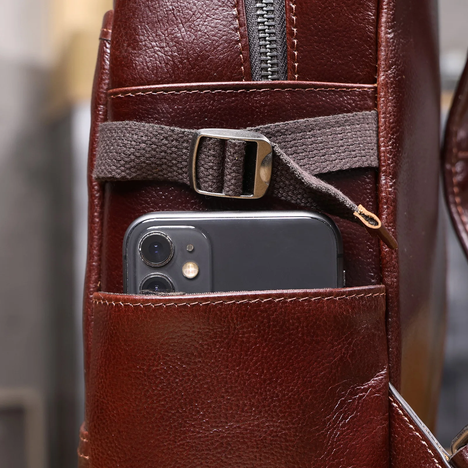S.WORKER Herren-Umhängetasche aus hochwertigem, pflanzlich gegerbtem Leder, lässige Mode-Brusttasche – Detail 23