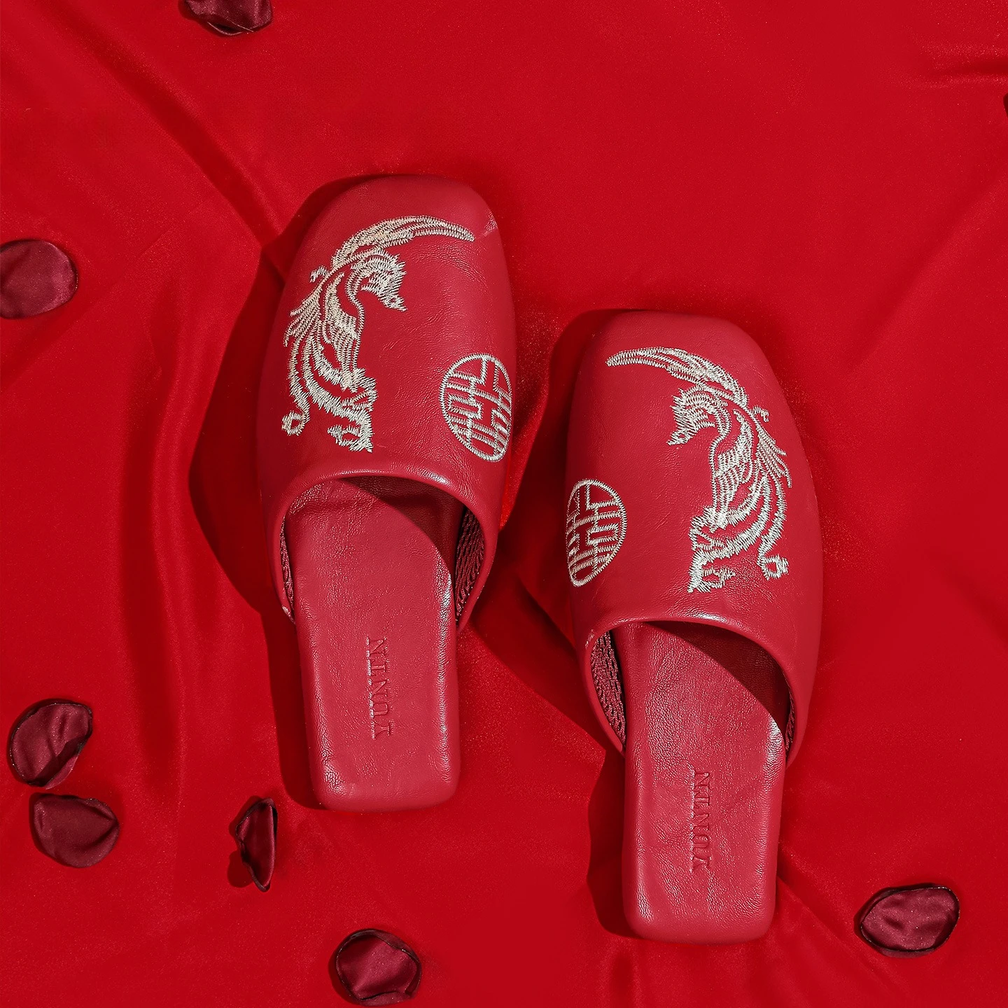Red Leather Indoor Slippers Advanced Embroidery for Men and Women in Dragon-phoenix Wedding and New Marriage Dowry Worn All Year