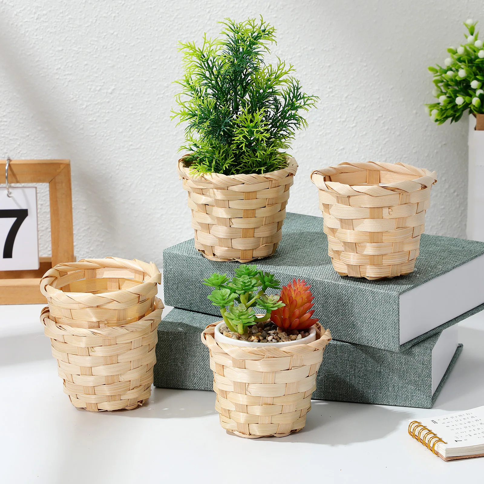 

6pcs Mini Bamboo Woven Basket Small Flower Basket For Desktop Storage Fruit Holder Kitchen Sundries Organizer Pen Makeup Brush