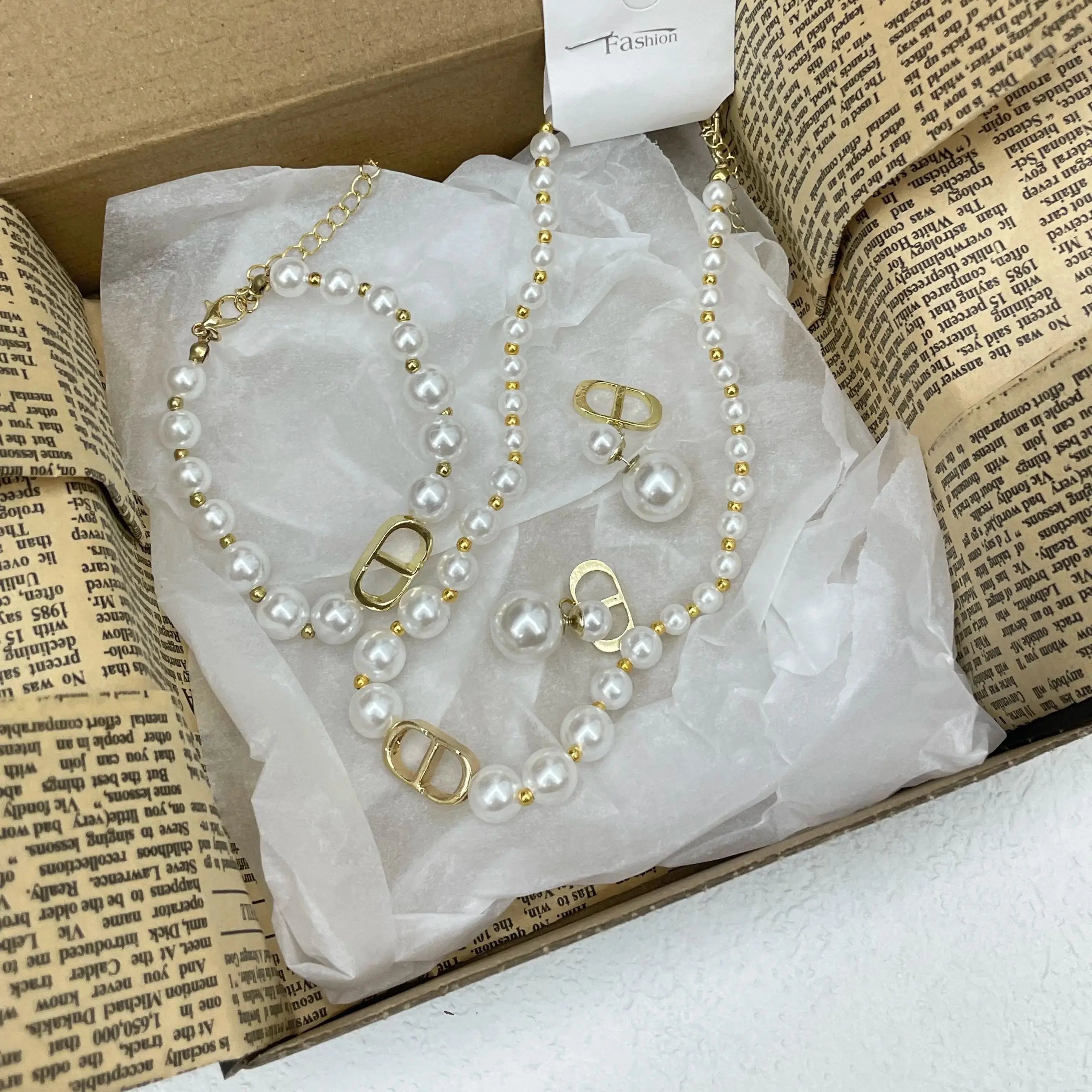 

New style CD letter necklace jewelry set for women, elegant and luxurious, suitable as a gift for Mother, Handmade Gift Box Sets