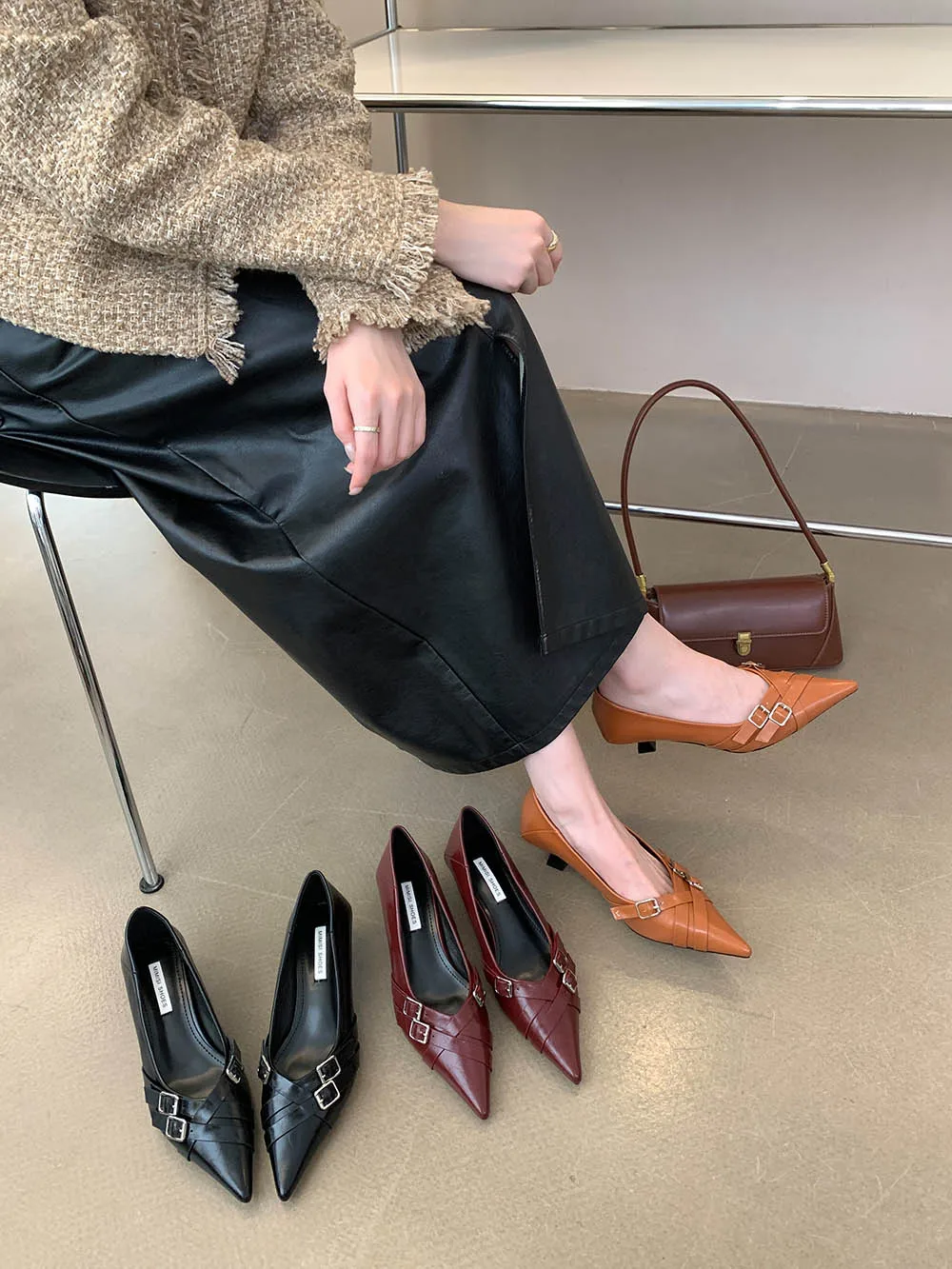 

Pointed Toe Women Pumps 2024 New Arrivals Black Red Brown Rivet Design Thin Mid Heeled Casual Office Work Pumps Shoes Woman 39