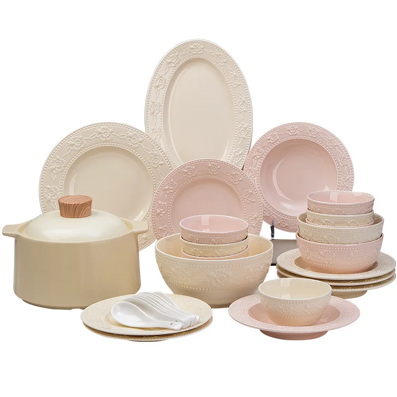 Strawberry Relief Tableware Set 13/33/45/60pcs Premium Ceramics Dish Sets Full Set Luxury Dinnerware Set 2/4/6/8/10/12 Persons