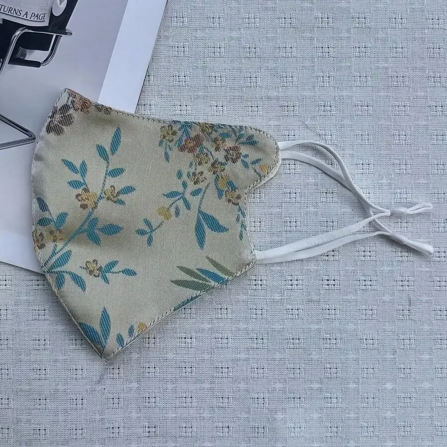 

Reusable Jacquard Face Mask With Floral Pattern, Adjustable Ear Loops, 100% Polyester, Elegant For Daily Wear And Hanfu