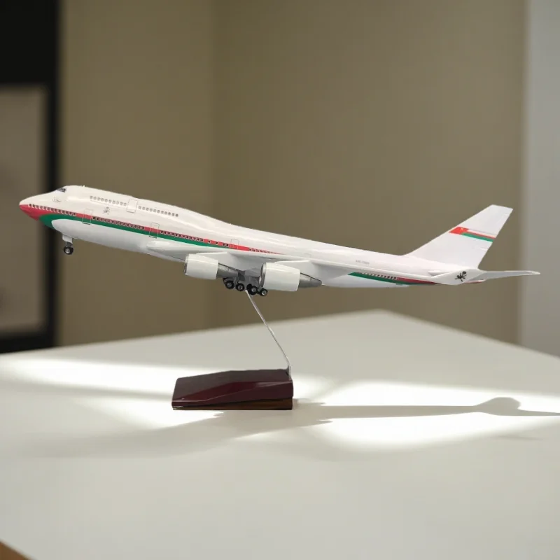 Modèle d'avion en résine B747-8 Oman Royal Airways à l'échelle 1:150 de 47 cm, avec train d'atterrissage, collection pour adultes