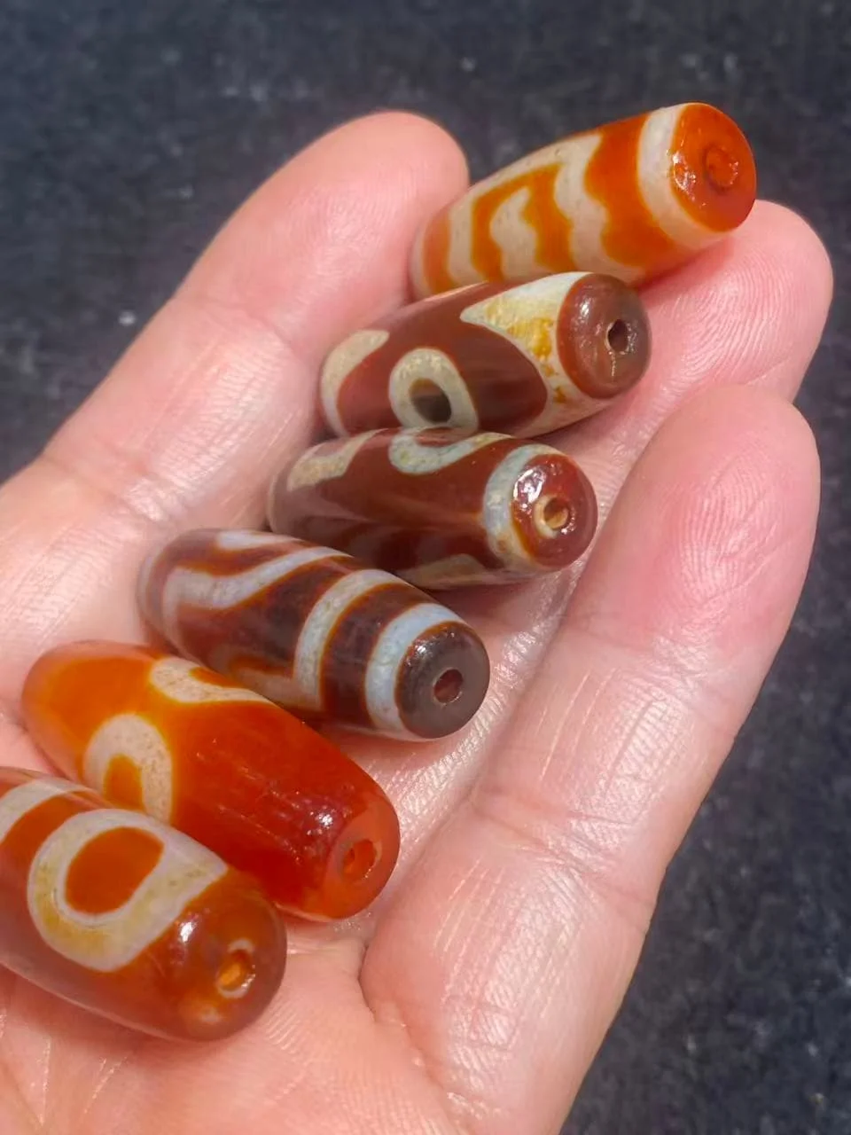 1pcs Red agate Dzi bead weathered patina old material smooth calcified Guanyin Ruyi treasure vase Heaven Earth Roc live stream