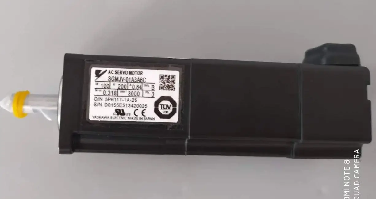 

SGMJV-01A3C6C Совершенно новый серводвигатель SGMJV 01A3C6C Серводвигатель, в наличии