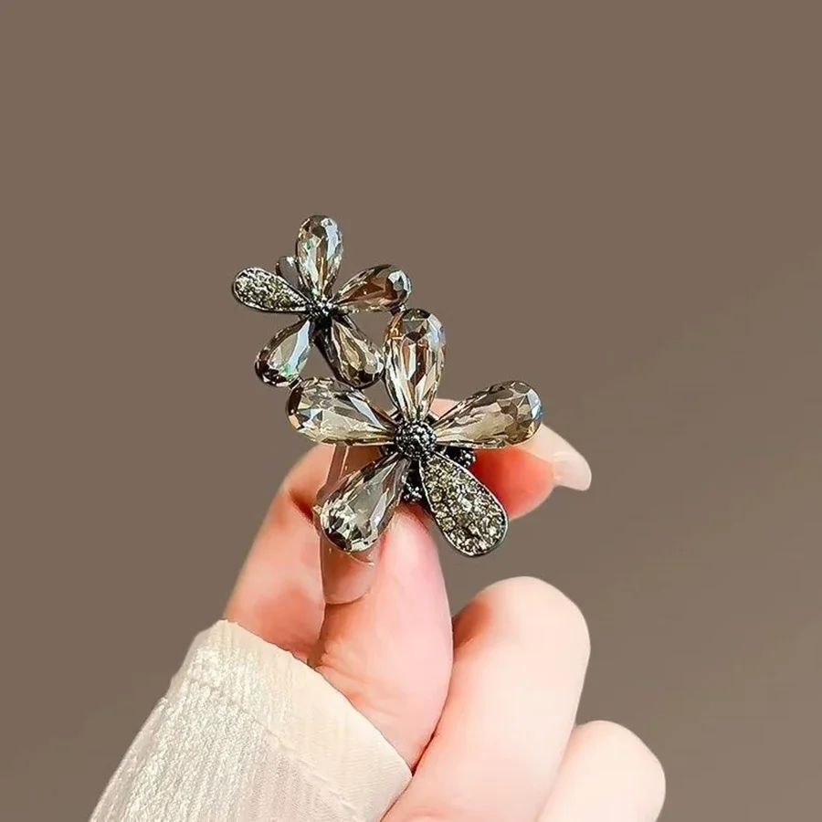 Süße Kristall Strass Blume Haarnadel Temperament frauen Pony Seite Clip Exquisite Legierung Entenschnabel Clip Haar Zubehör – Detail 2