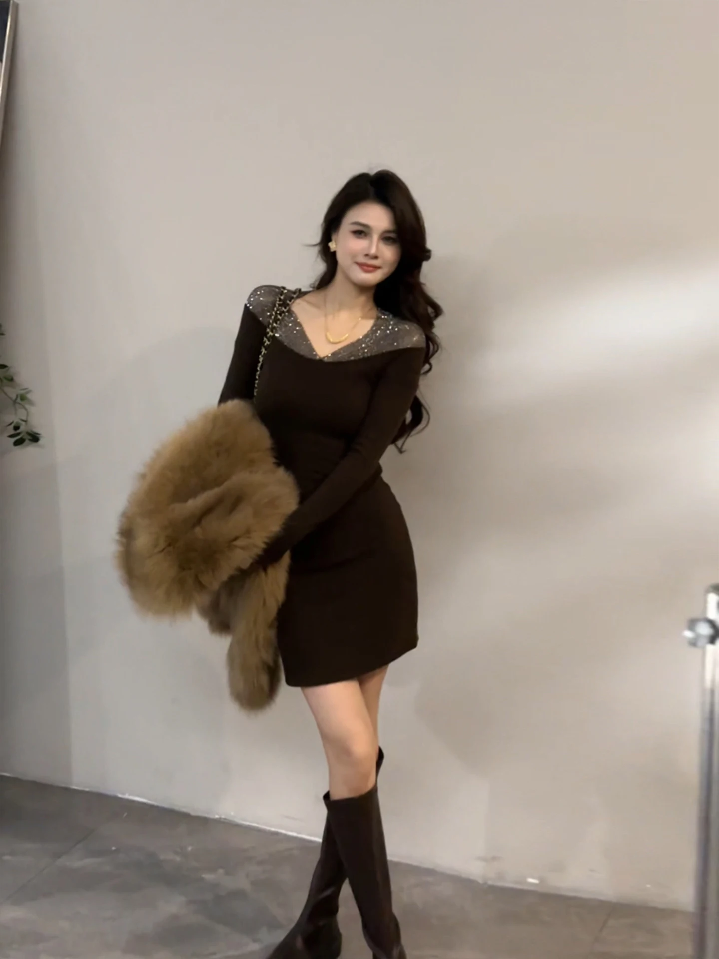 

Модная женская юбка с длинными рукавами и пайетками, облегающая, осенне-зимняя, новая, повседневная, DT832