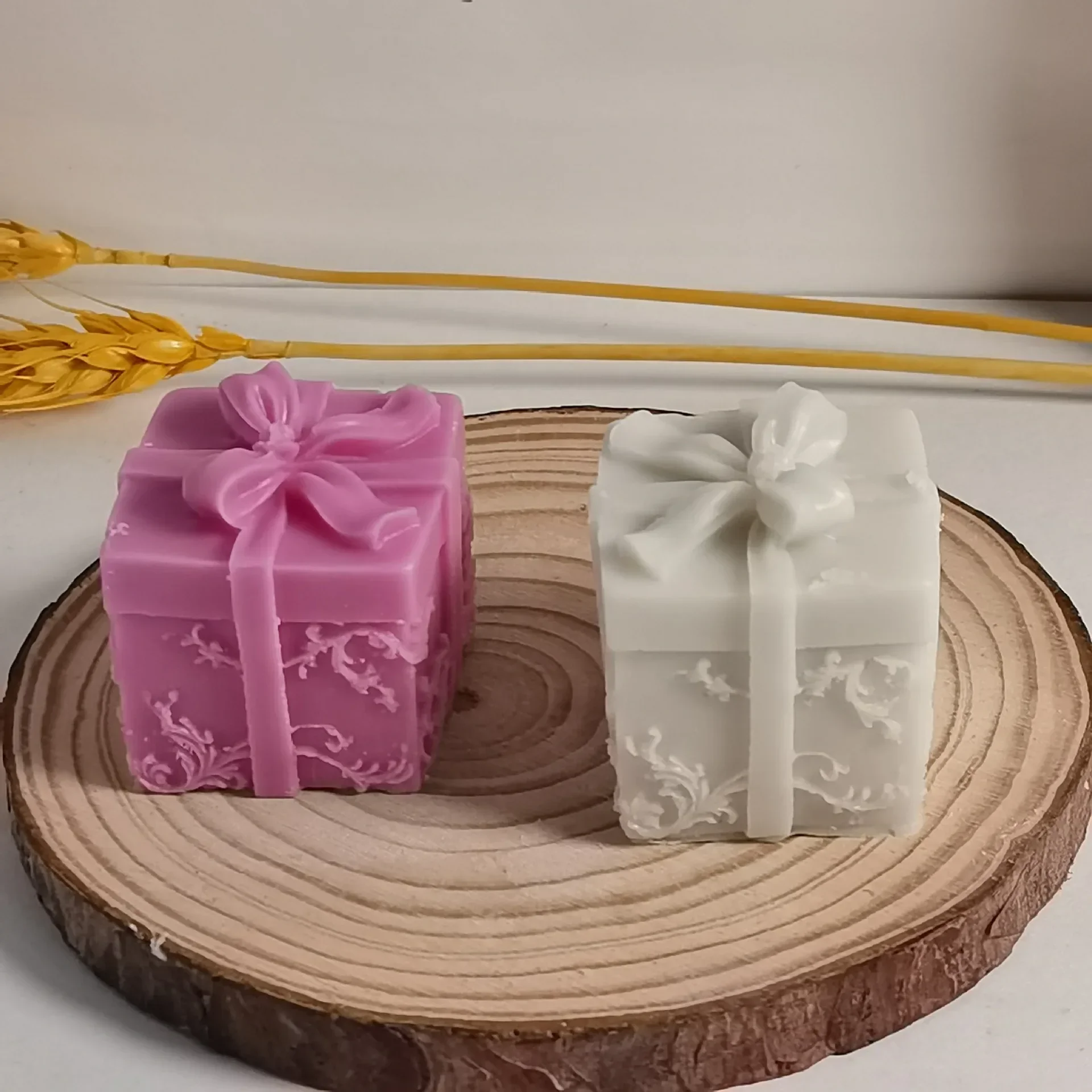 DIY Christmas Gift Box Scented Candle Plaster Mold Bow Gift Box Fondant Silicone Mold Christmas Decor Soap Making Resin Mold