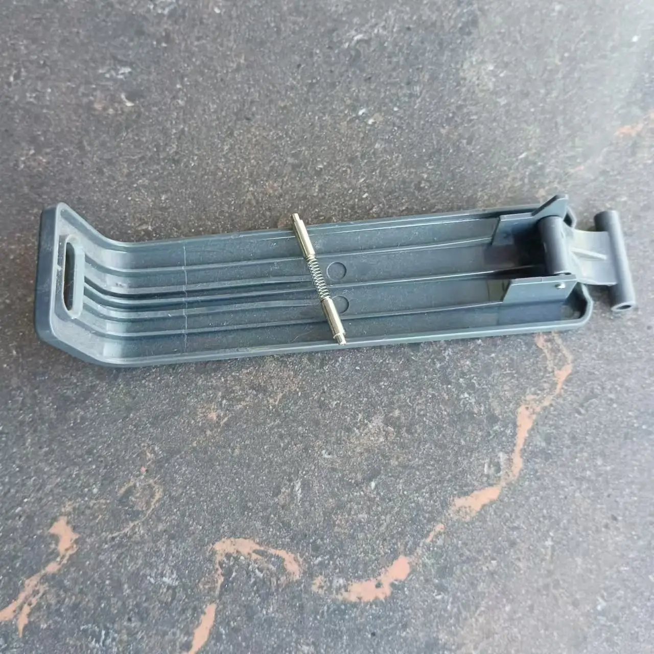 

1 шт. 98% новый оригинальный правый замок для соковыжималки пластиковая пряжка аксессуары для Philips HR1858 RI1857 с пружинами и штифтами