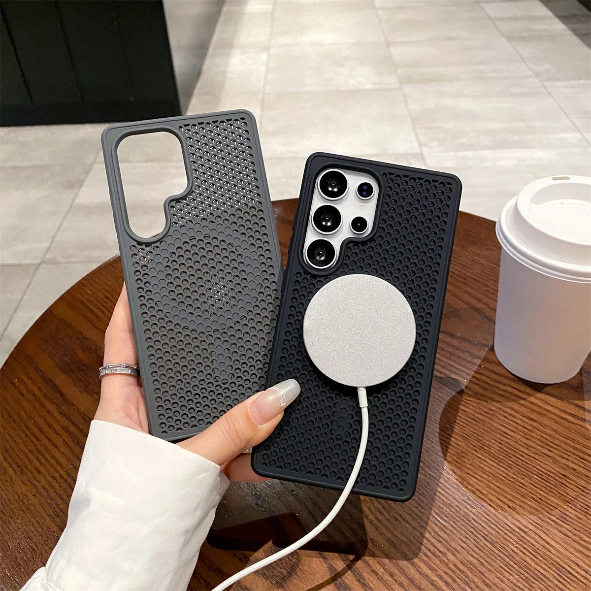 

Super Heat Dissipation Cooling Magnetic Case for Galaxy S25 Ultra S22 S23 FE S24+ Wireless Charging Breathable Mesh Cover Funda