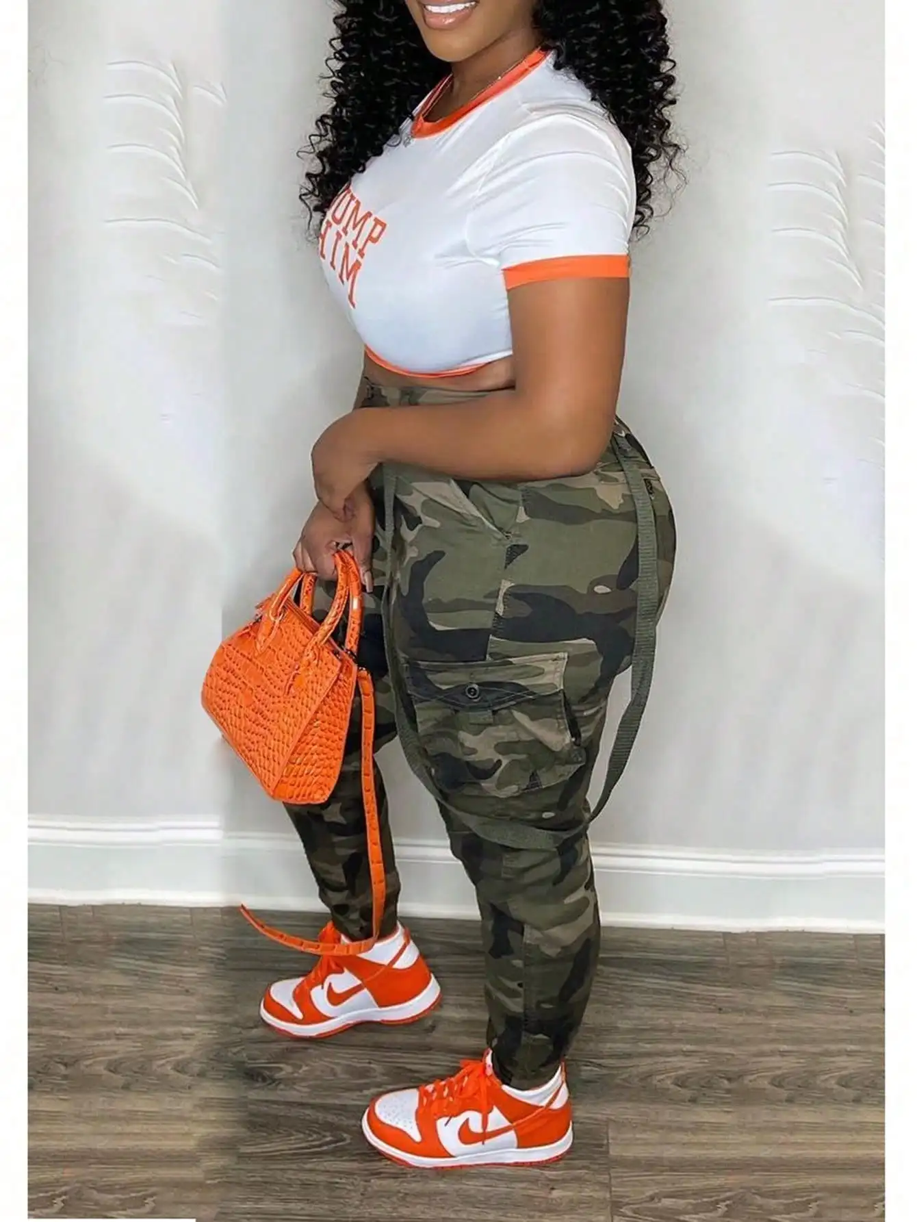 

Women's Y2K Camo Cargo Pants High Waisted Slim Fit Army Fatigue with Suspender Detail Casual Jogging Streetwear Outdoor