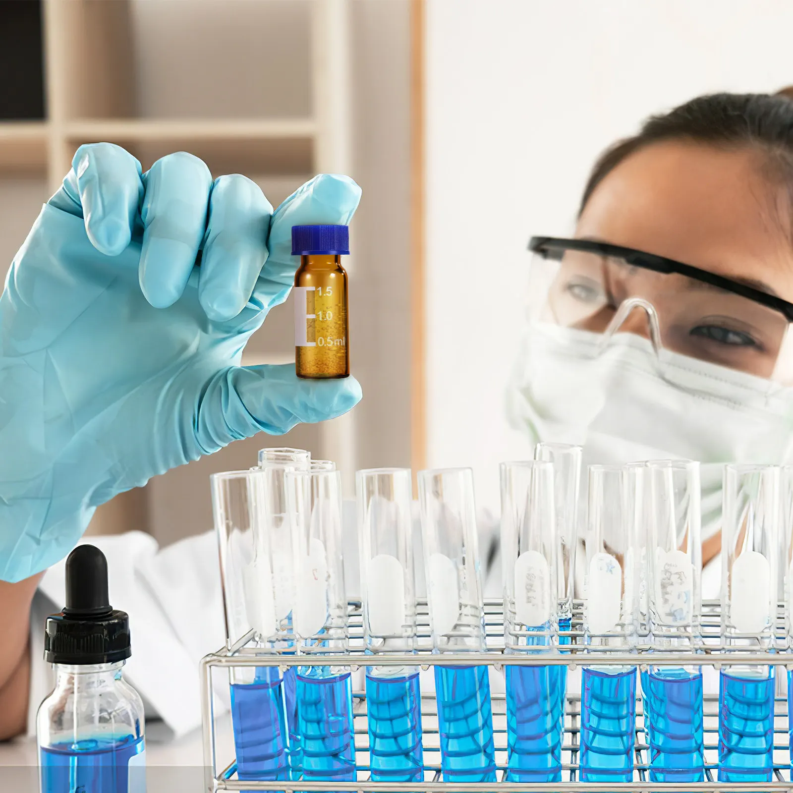 100Pcs Amber Glass Vials Sampling Bottles Graduated Design Caps Leak Proof Small Glass Vials Amber Bottles Vial with Lids Pads