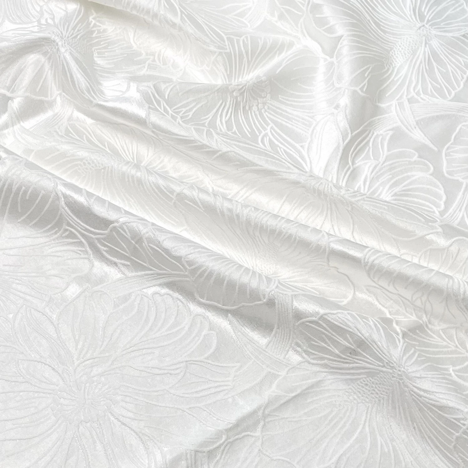 Tessuto Jacquard goffrato a flusso bianco sporco di cotone per materiale da cucito di Design tessuto per abiti da sposa 155cm venduto al metro