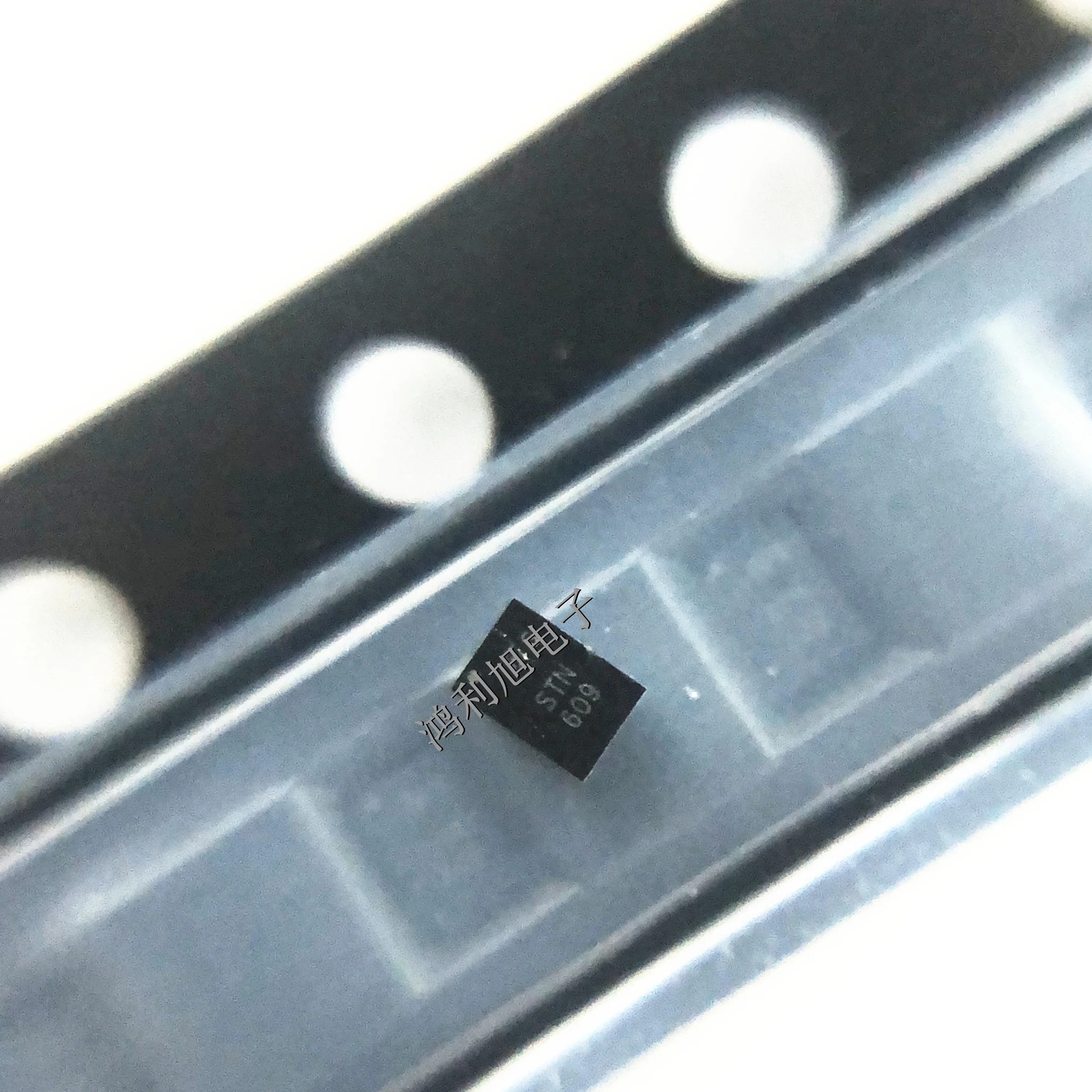 

50 шт./лот BALF-NRF01D3 FlipChip-5 MARKING;STN, преобразователь сигналов, 2,45 ГГц, 50 Ом, рабочая температура -40°C - +85°C