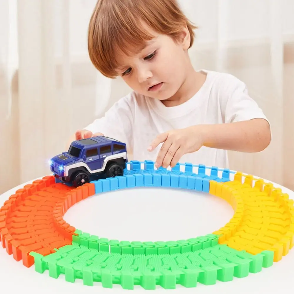 Universele DIY Monteren Racing Set Track Gevarieerde Styling Educatieve Elektrische Treinwagon Flexibel Met Lichtbaan Auto Speelgoed Kinderspeelgoed