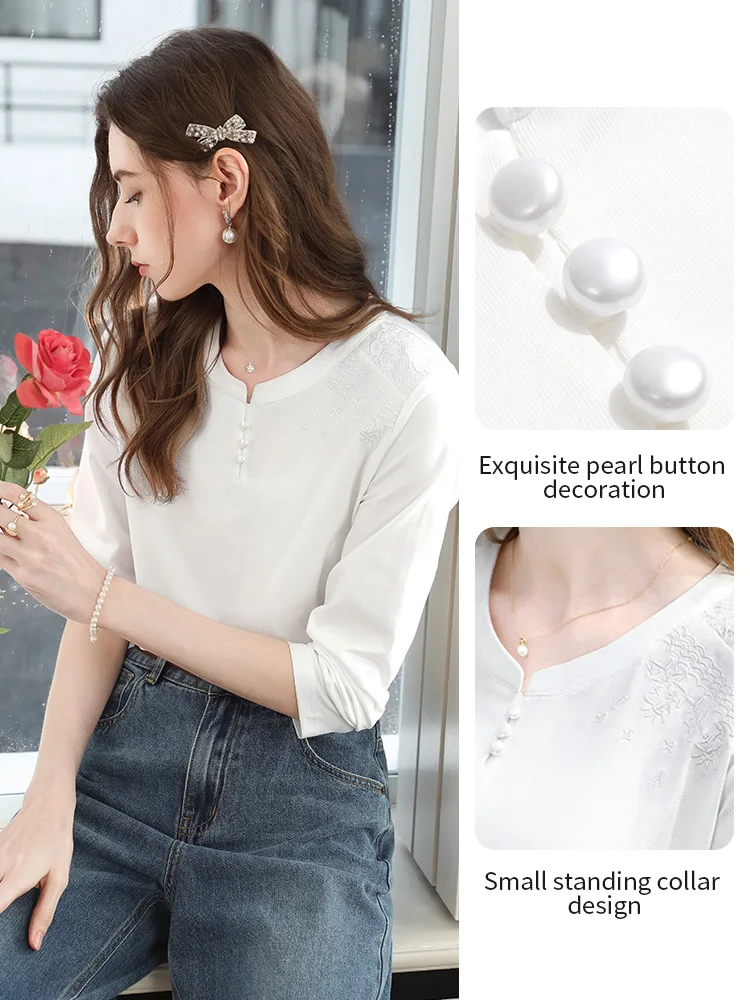 เสื้อยืดปักลายลูกไม้สีขาว I BELIEVE YOU รุ่นปักลายปะติด ฤดูใบไม้ร่วง 2025 คอตั้ง แขนยาว กระดุมมุก รุ่น 2253016143