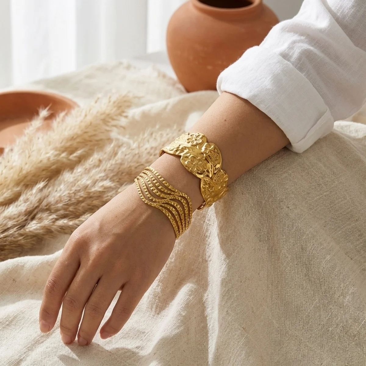 Stainless Steel Irregular Heart Flower Bee Pattern Bracelets For Women Men Punk Hollow Geometric Wavy Line Floral Bangle Jewelry