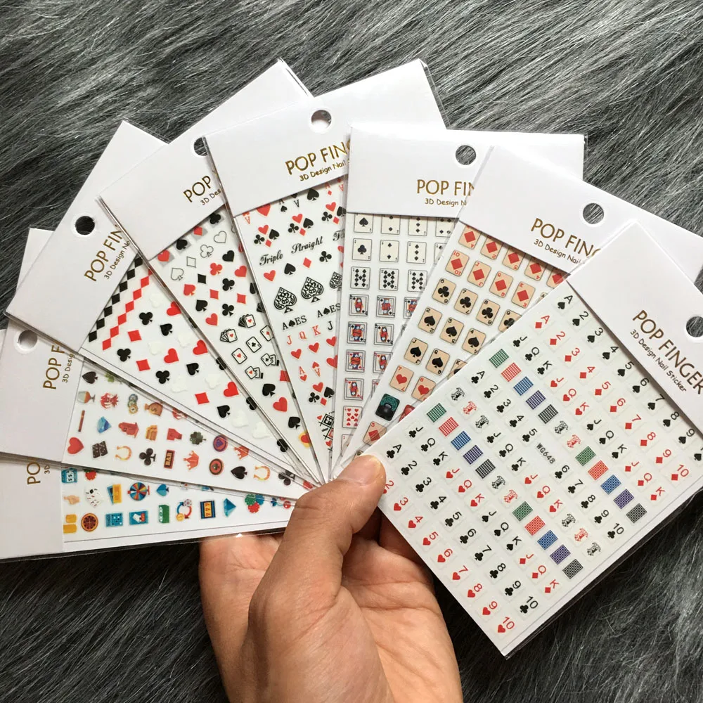 3D Poker tasarım Nail Art Sticker iskambil kartları kendinden yapışkanlı dekorasyon kulübü elmas kral kraliçe kalp maça kırmızı siyah tırnak