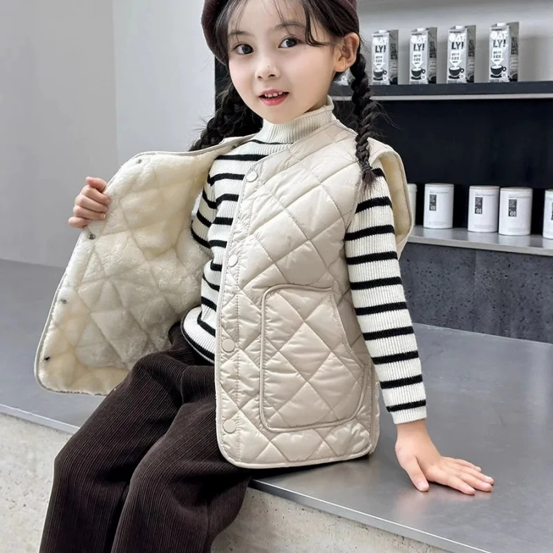 

Girl's Checkered Cotton Vest 2026 New Sleeveless Snap Button Outerwear Vest Children's Clothing Gift
