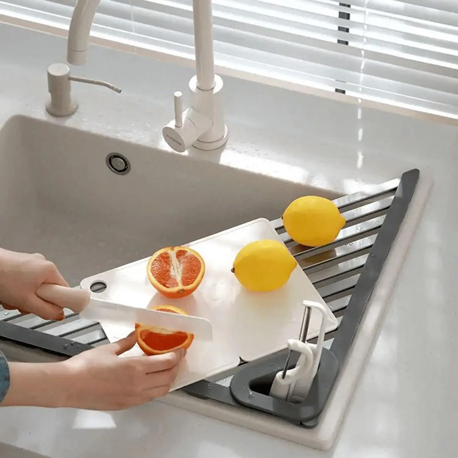 

Corner Sink Caddy Triangle Multi-Purpose Sink Rack Tray Basket Roll-up Dispenser Space-Saving Organizer Holder for Kitchen