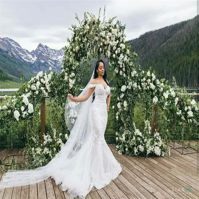 Customized Off-shoulder Full Appliqued Lace Wedding Gown Backless Sweep Train Custom Made Vestidos De Novia
