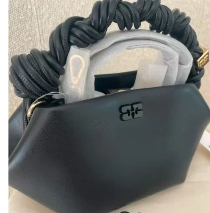 حقيبة كروس عصرية جديدة لعام 2026 من مصمم باريس - حقيبة كتف منسوجة سداسية للنساء ذات ملمس مميز