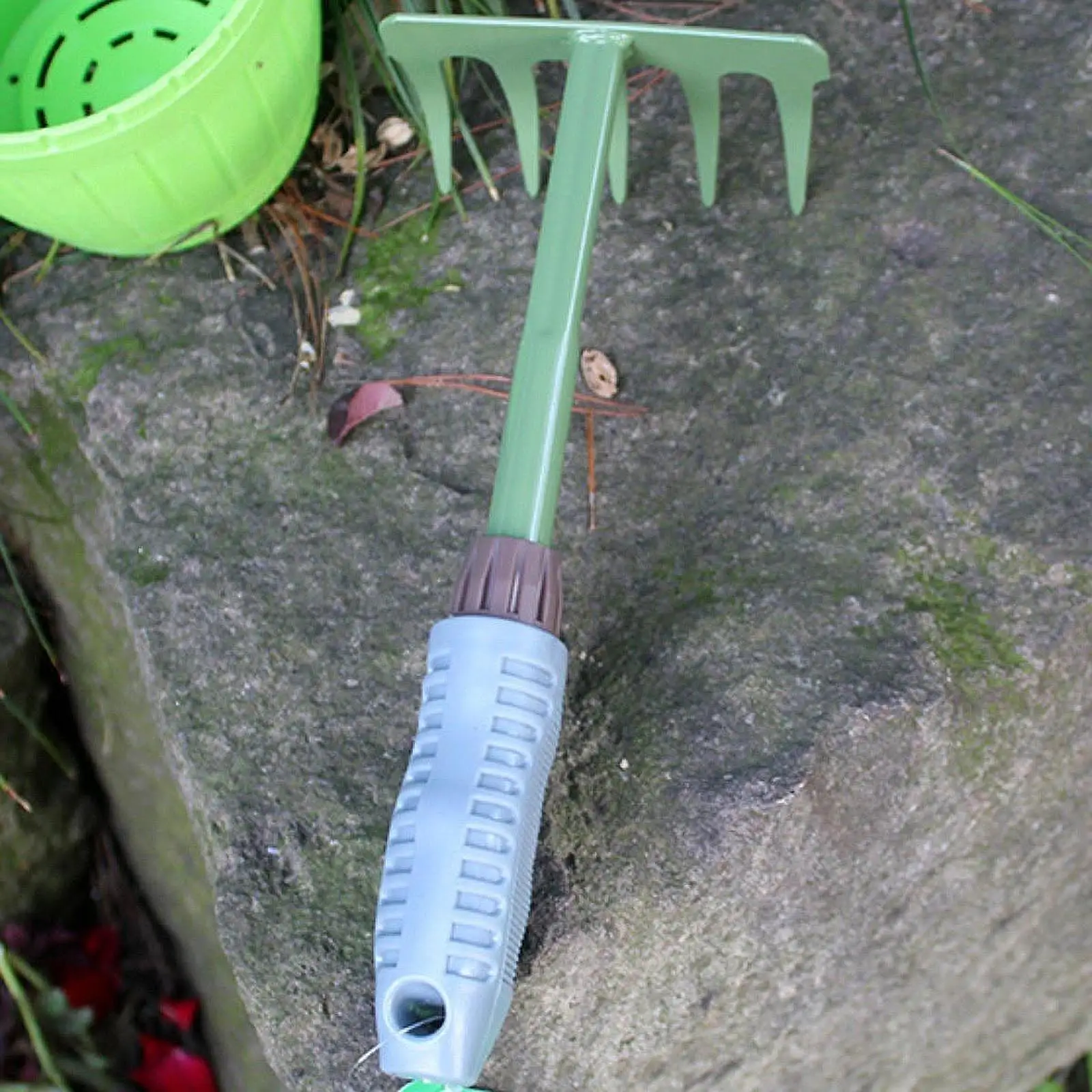 

Leaf Rake Manual Weeds Grabber Weeds Puller Tool 5 Claw Stand Up Weeder with Long Ergonomic Handle for Backyard Gardening Farm