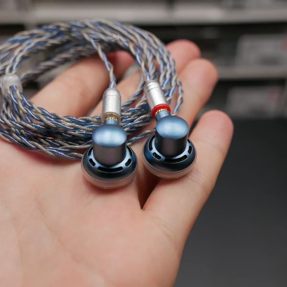 Neuer 300Ω HiFi-Ohrhörer mit hoher Impedanz, austauschbares MMCX-Kabel, 3,5 mm/4,4 mm symmetrischer Metallstecker – Detail 7