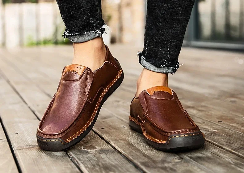 Neue modische Herren-Freizeitschuhe, handgefertigte Leder-Loafer, bequeme Herrenschuhe, hochwertige Schuhe aus Spaltleder, flache Fahrschuhe, Größe 48. – Detail 25