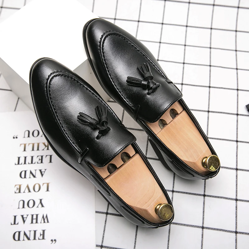 Leisure Leather Loafers Men Business Shoes Fashion Tassel Shoes Wedding Shoes Driving Black Summer Slip-on Shoes Light Pea Shoes