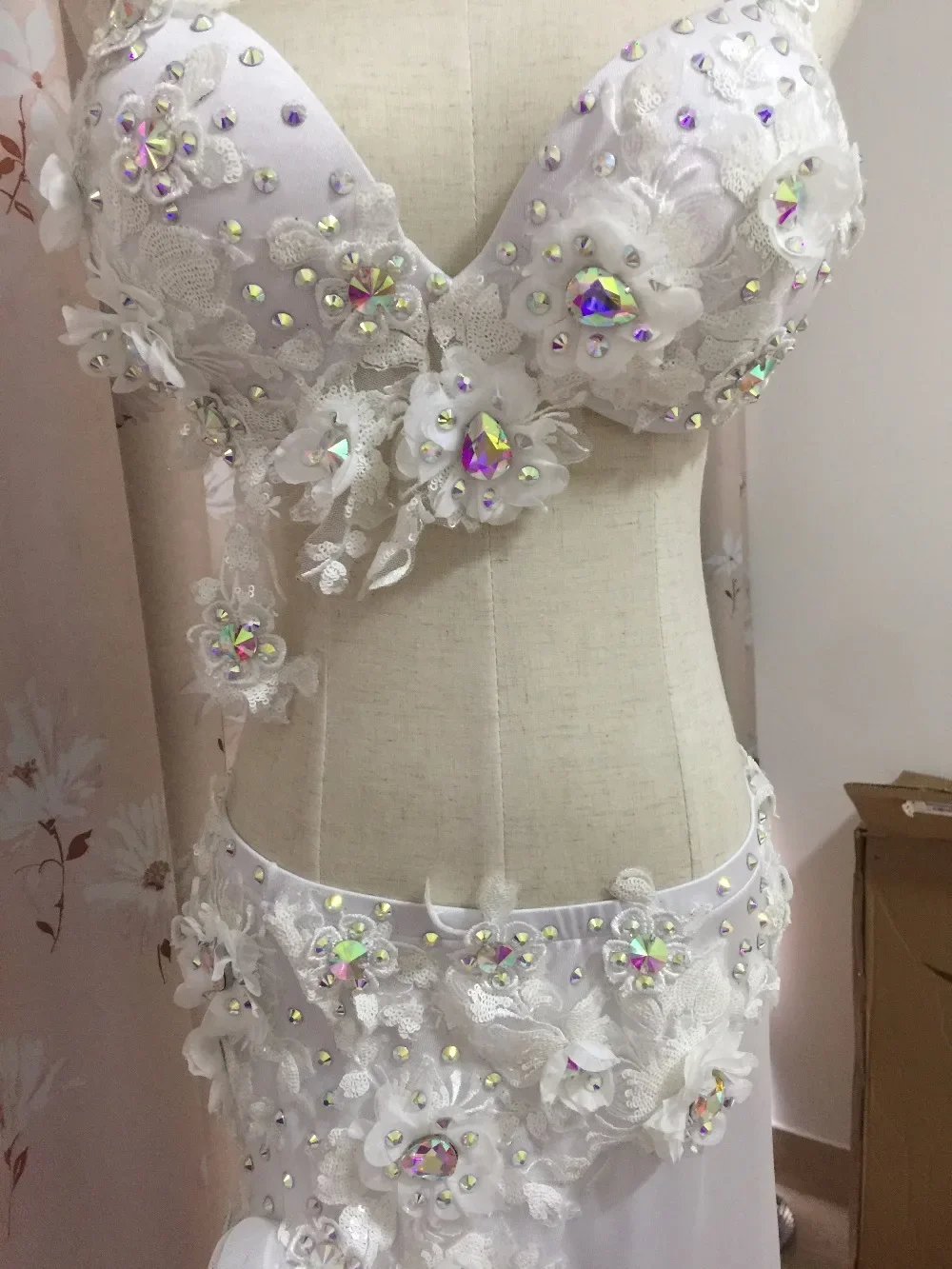 ระบำหน้าท้องแบบตะวันออกชุดเต้นรำยิปซีอินเดียชุดบราเข็มขัดห่วงโซ่ผ้าพันคอแหวนกระโปรงชุดสูท306