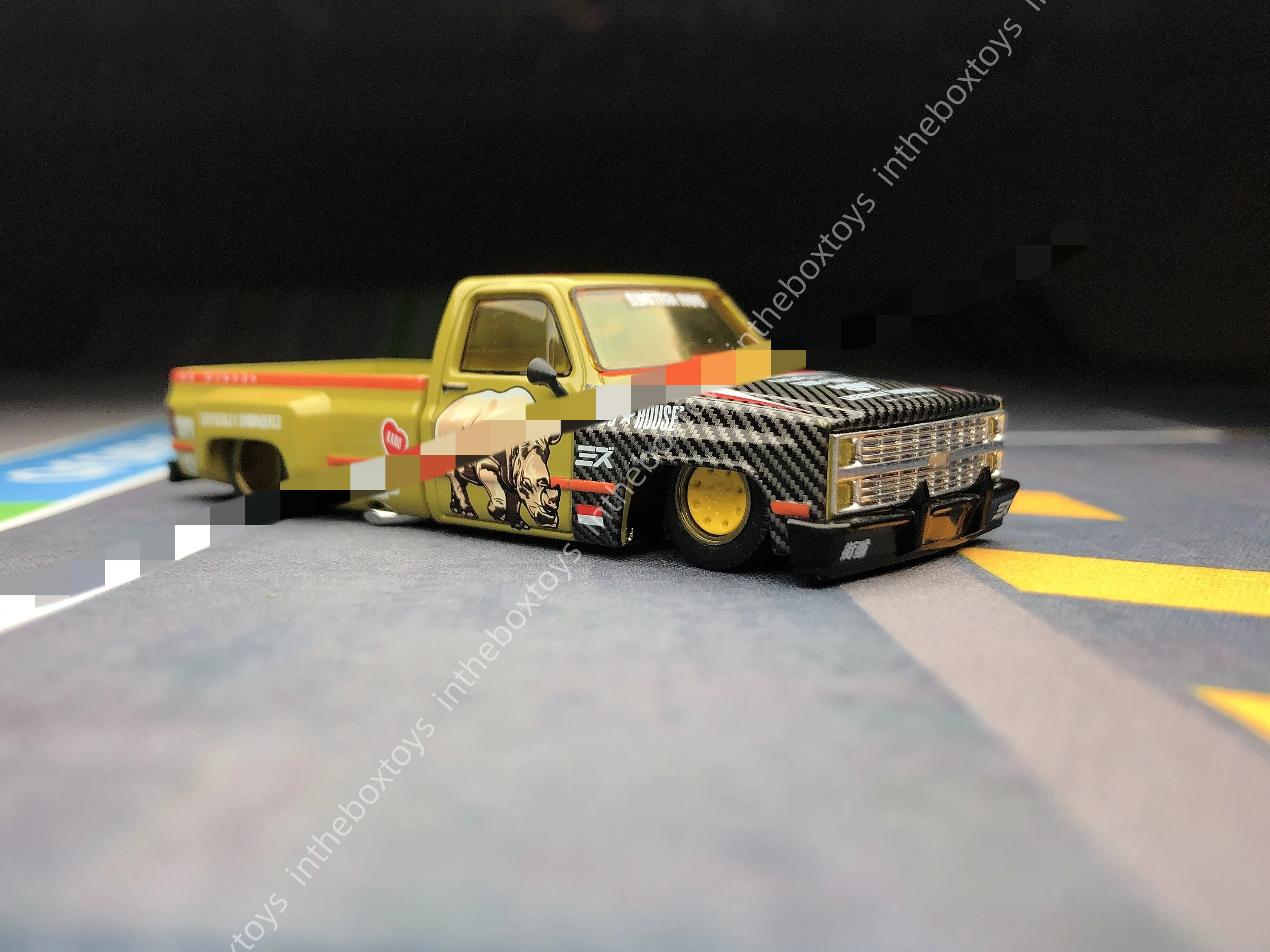 Kaido House 153 Silverado Sumatran Rhino Druckguss-Modellautosammlung, limitierte Auflage, Hobbyspielzeug