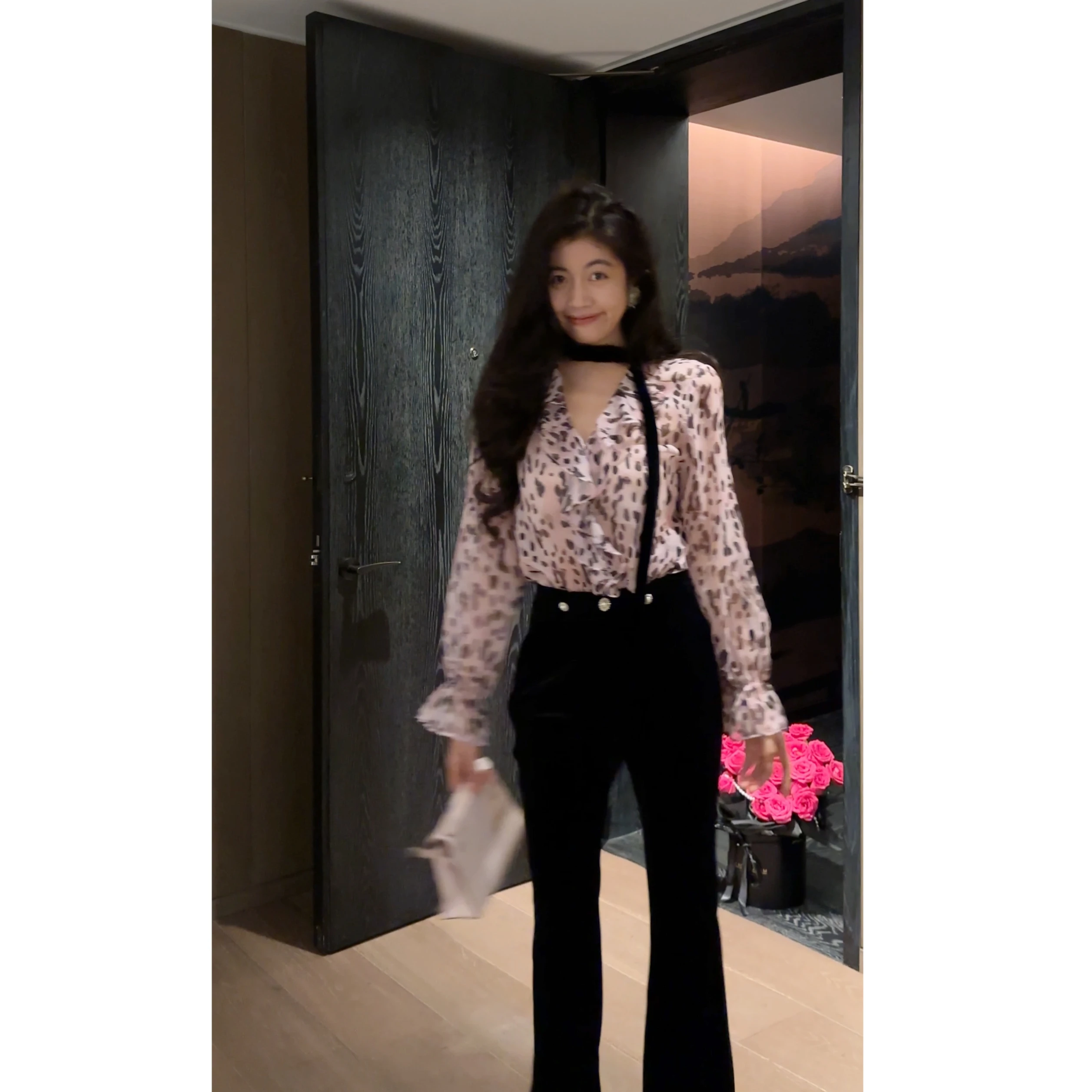 

Легкий женский топ NCOU Nicole с длинным рукавом, леопардовым принтом, V-образным вырезом и расклешенным подолом, омолаживающий и модный