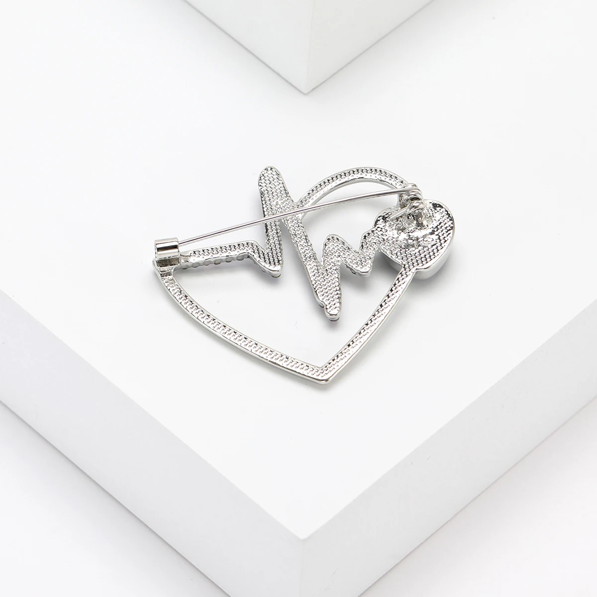 Rhinestone Love Brooches for Women Unisex Enamel Heart Pins Banquet Party Backpack Gifts Jewelry Accessories