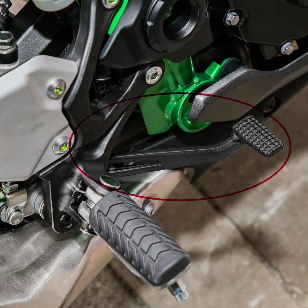 Rear Brake Pedal Foot Lever For Kawasaki Z900 2017-2019 Z 900 ABS 2017-2024 Z900 SE 2022 2024 Motorcycle Foot Pegs Pedal Lever