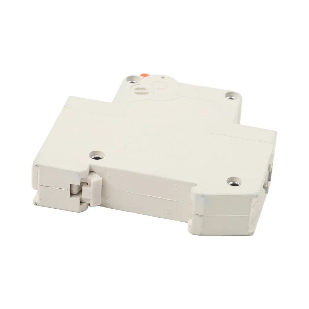 16A for Circuit For breaker Featuring High Dielectric Strength Housing and Responsive Tripping for Domestic Circuit Safety