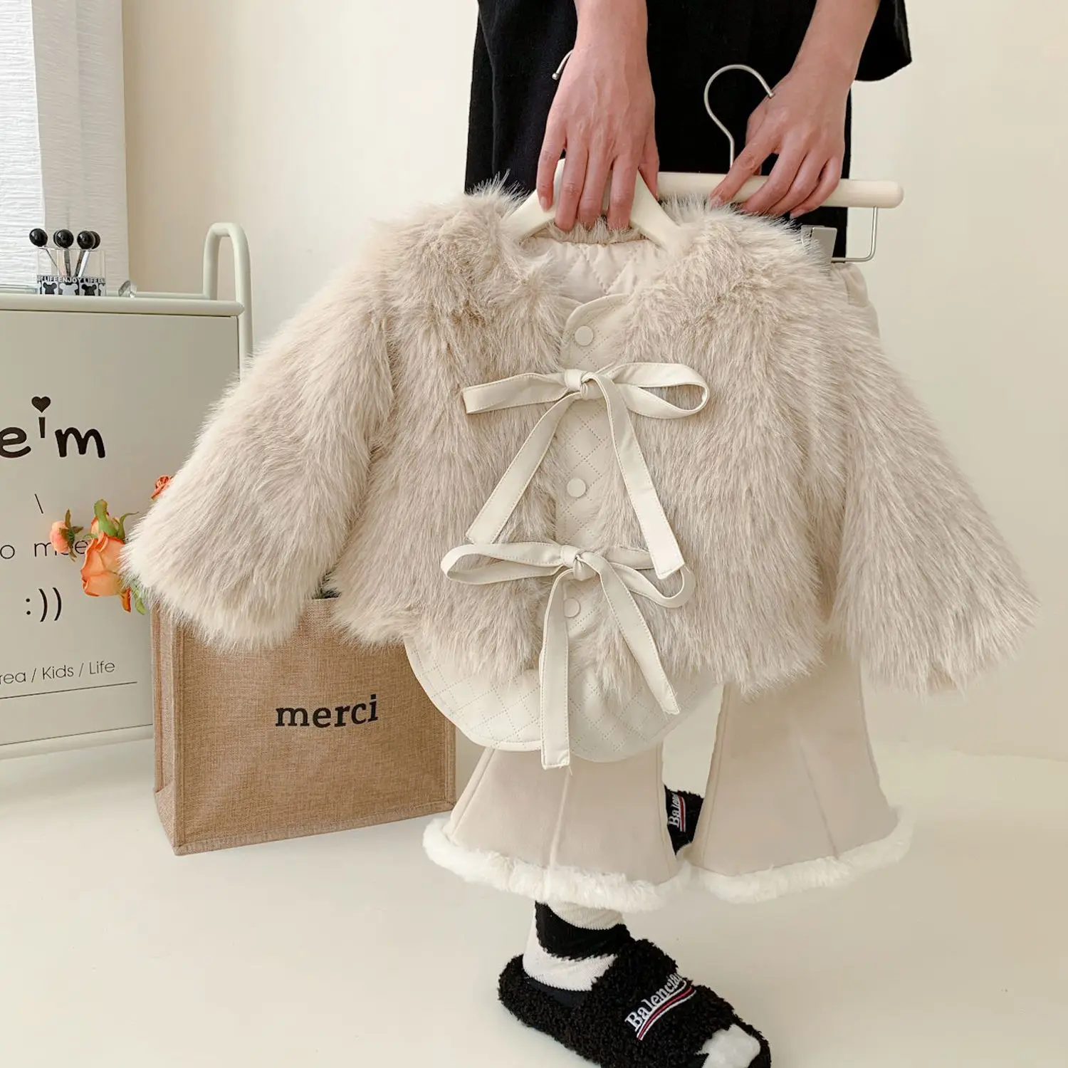 

Winter Childent Loose Bow Coat Thick Warm Hooded Jacket + bell-bottoms Pants Cotton Girls Jacket Casual Artificial fur Outwear