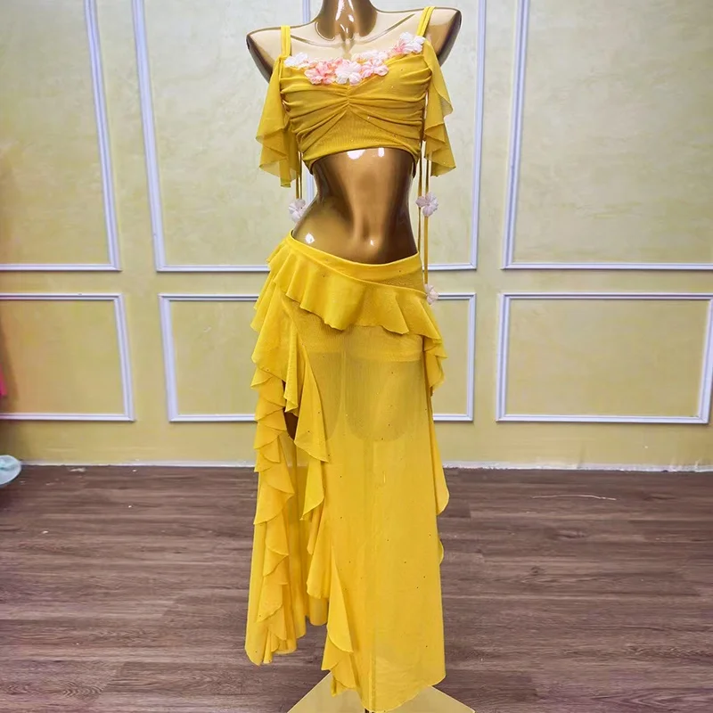 Set di costumi per spettacoli di danza del ventre da donna Nuovo vestito per esercitazioni di danza orientale 2025 WZY83 Abbigliamento sportivo per yoga fitn