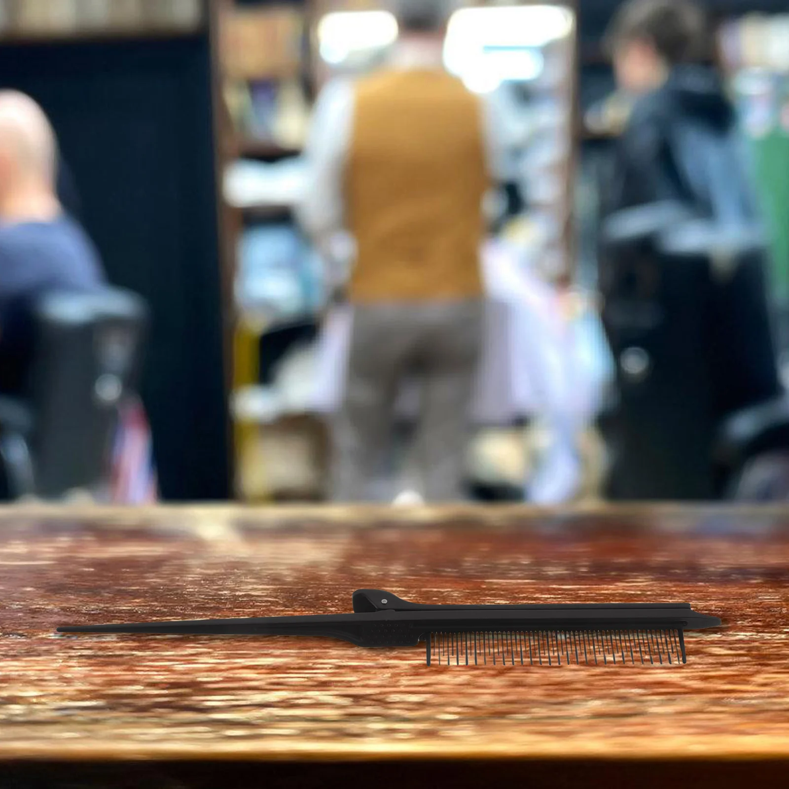 

Salon Quality Highlighting Comb with for Smooth Application Ideal for Creating Intricate Designs and Highlights