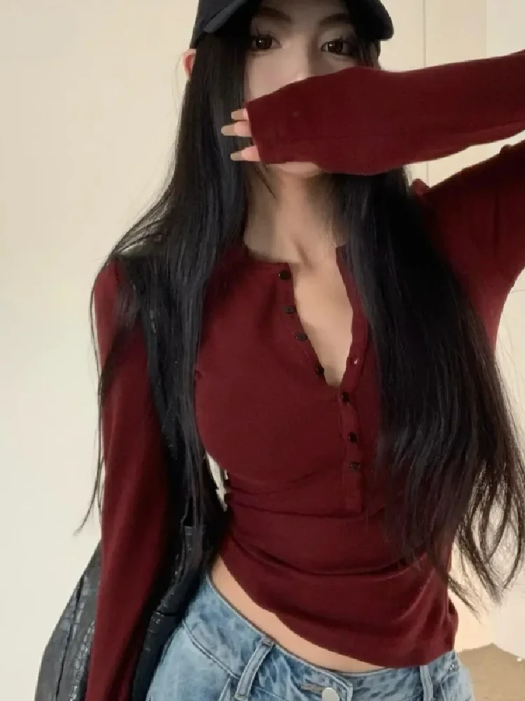 تي شيرت نسائي بأكمام طويلة للربيع والفتيات الحار نحيف للخريف سادة نحيل مثير يناسب الجميع ملابس شارع ناعمة بسيطة غير رسمية على الطراز الكوري